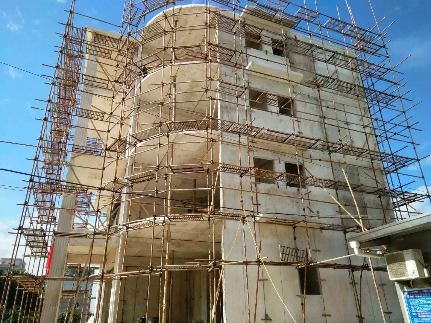 东山星河绿色环保装配式建材在福建修建的五层别墅建筑